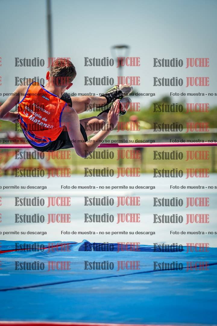Fotos del salto en alto de mujeres y varones - todos los grupos