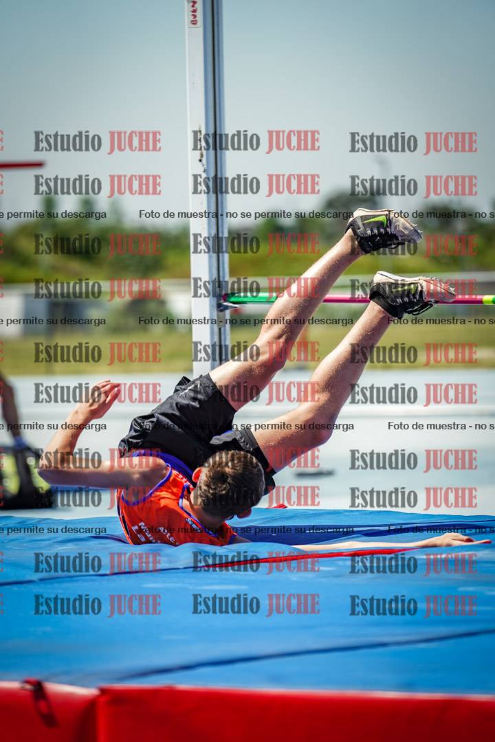 Fotos del salto en alto de mujeres y varones - todos los grupos