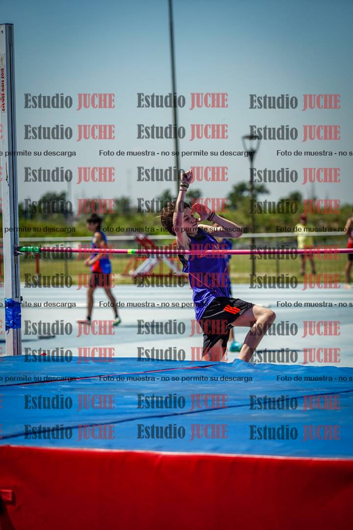 Fotos del salto en alto de mujeres y varones - todos los grupos