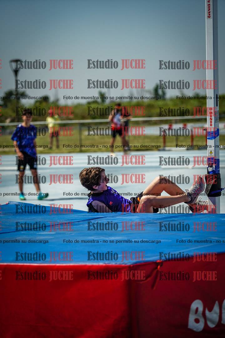 Fotos del salto en alto de mujeres y varones - todos los grupos