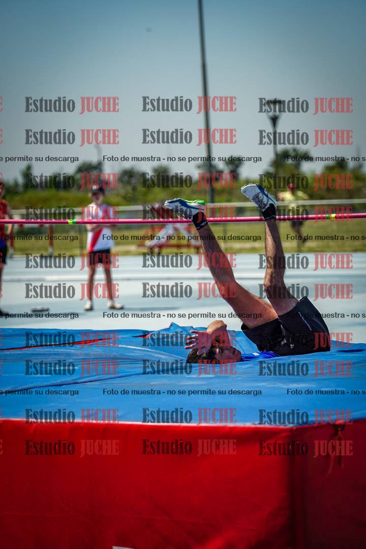 Fotos del salto en alto de mujeres y varones - todos los grupos