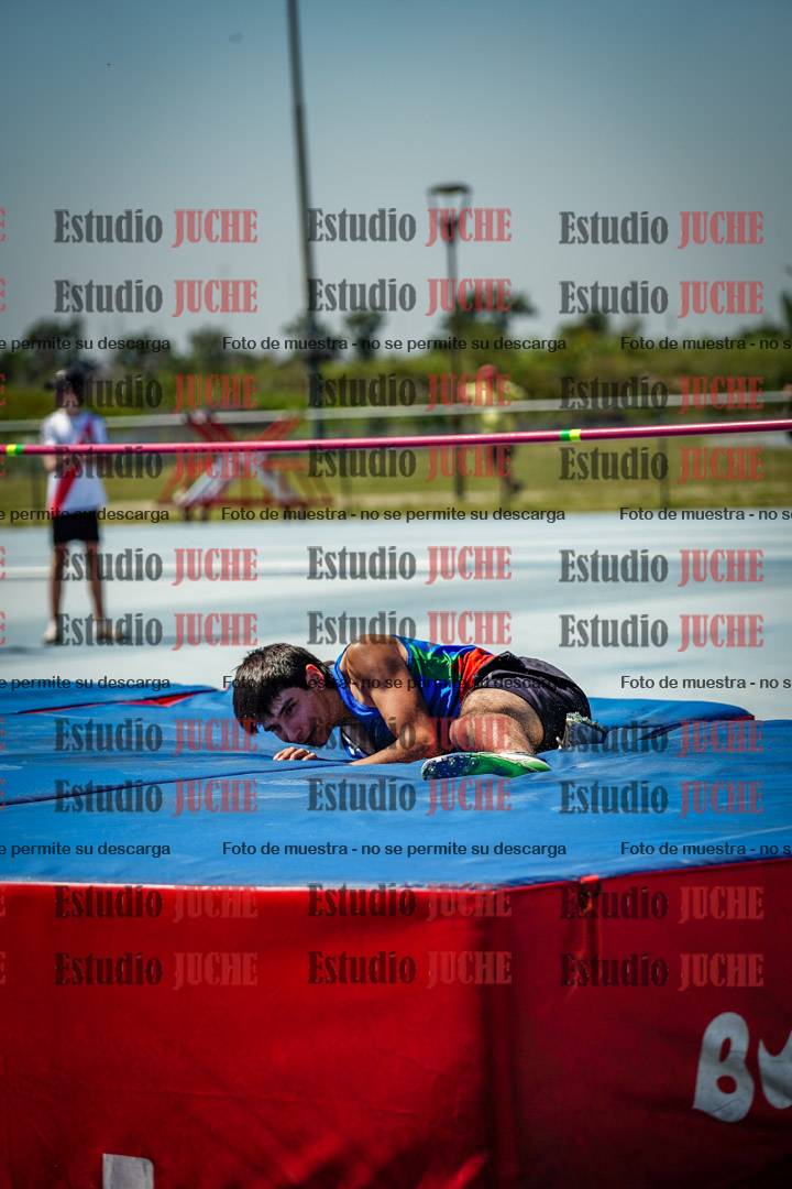 Fotos del salto en alto de mujeres y varones - todos los grupos
