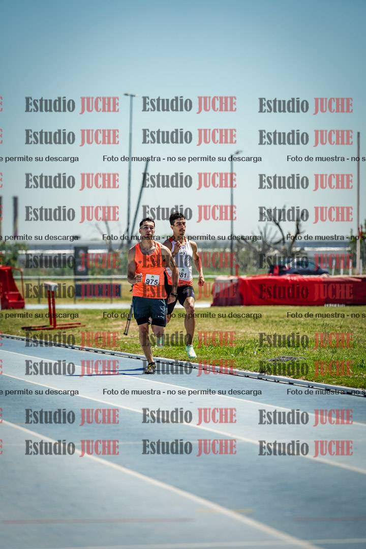 Fotos de los 800 m llanos de varones