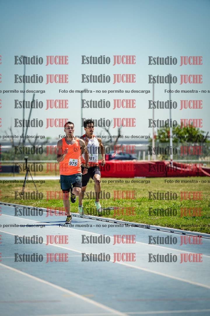 Fotos de los 800 m llanos de varones