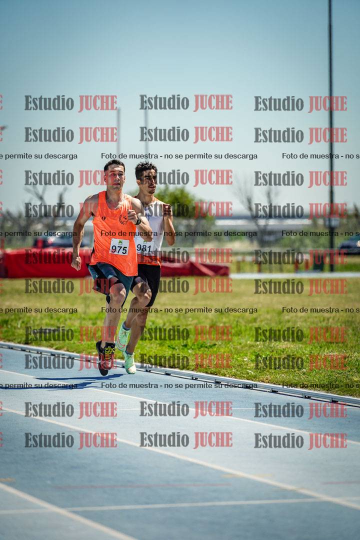 Fotos de los 800 m llanos de varones