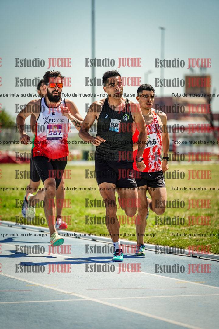 Fotos de los 800 m llanos de varones