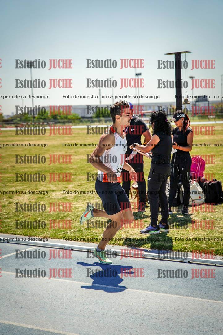 Fotos de los 800 m llanos de varones