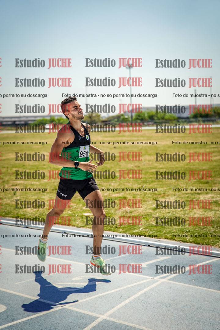Fotos de los 800 m llanos de varones