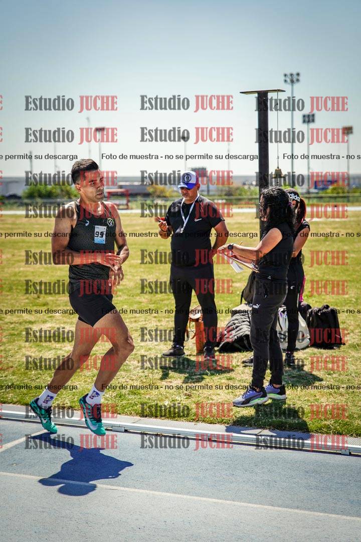 Fotos de los 800 m llanos de varones