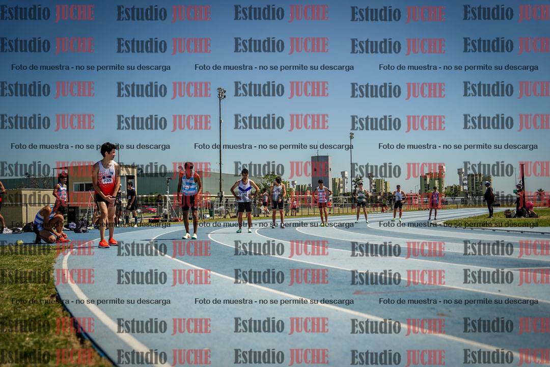 Fotos de los 800 m llanos de varones