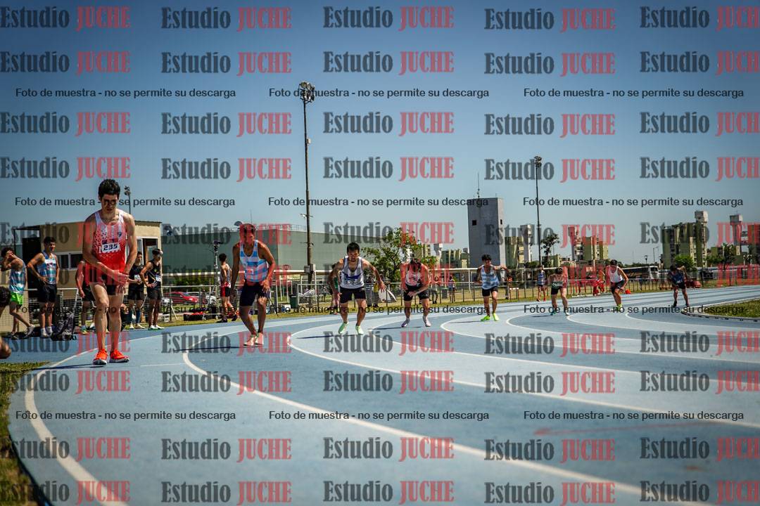 Fotos de los 800 m llanos de varones