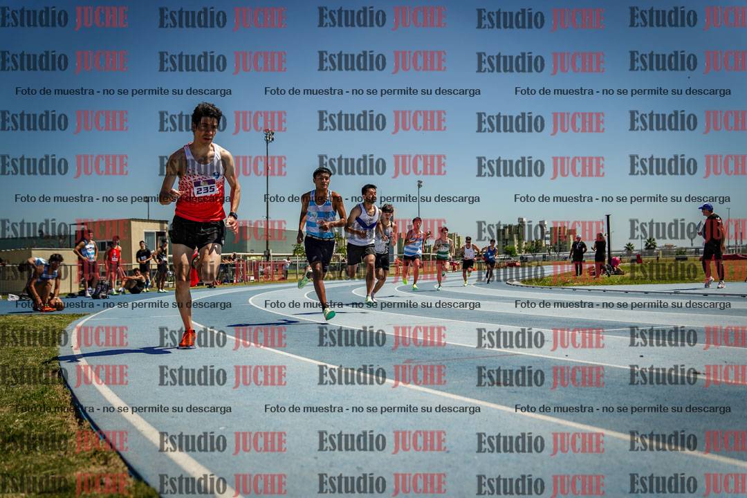 Fotos de los 800 m llanos de varones