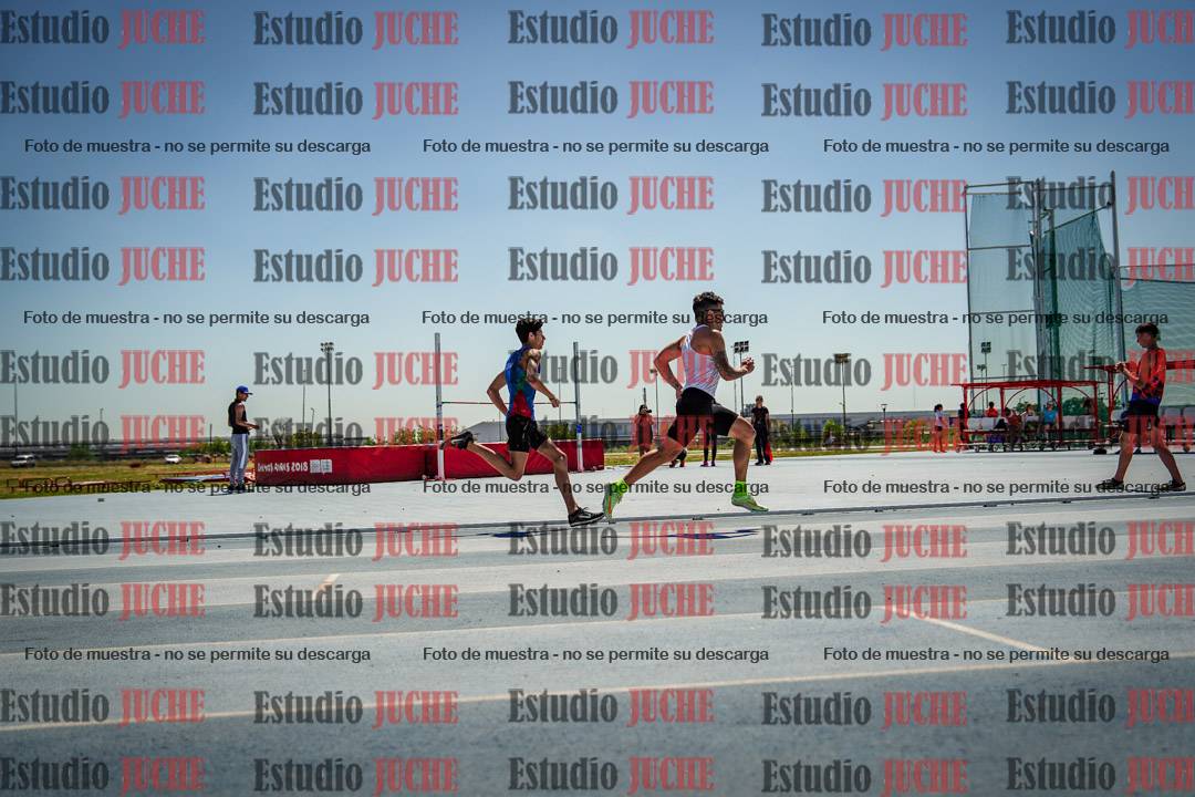 Fotos de los 800 m llanos de varones