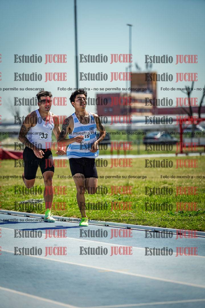 Fotos de los 800 m llanos de varones