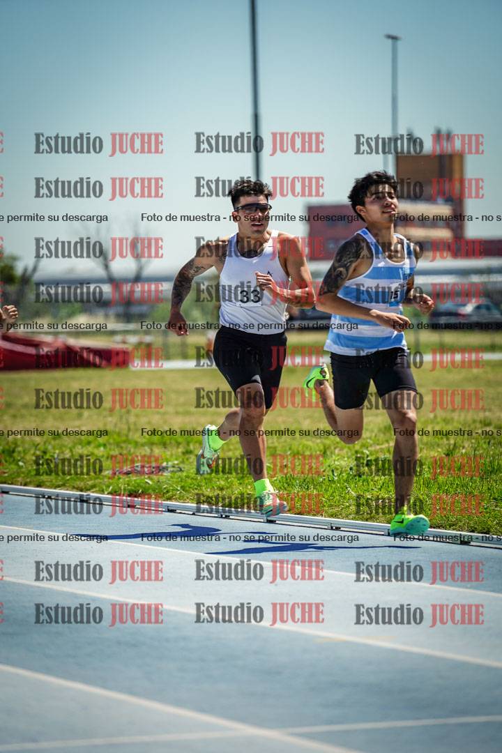 Fotos de los 800 m llanos de varones