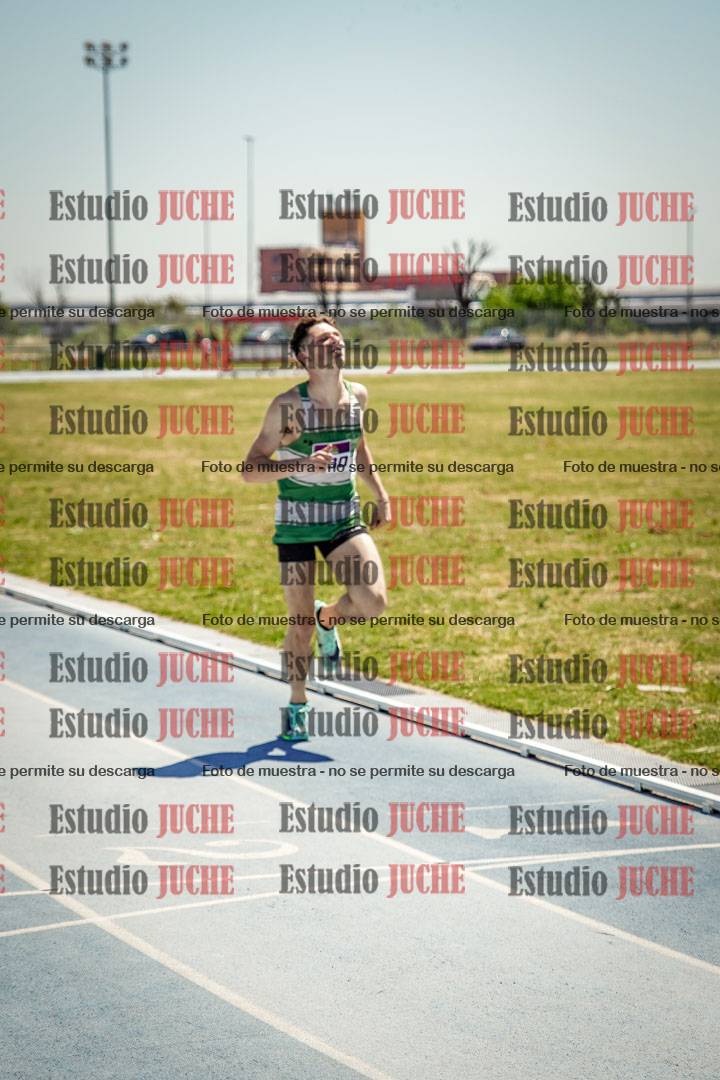 Fotos de los 800 m llanos de varones