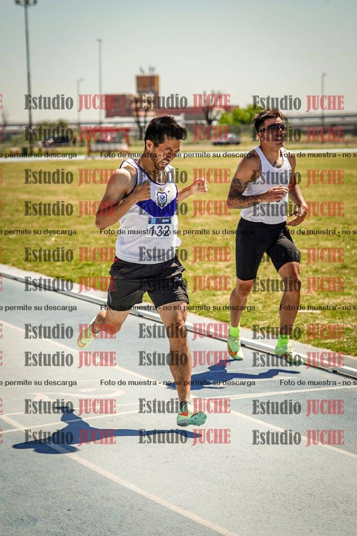 Fotos de los 800 m llanos de varones