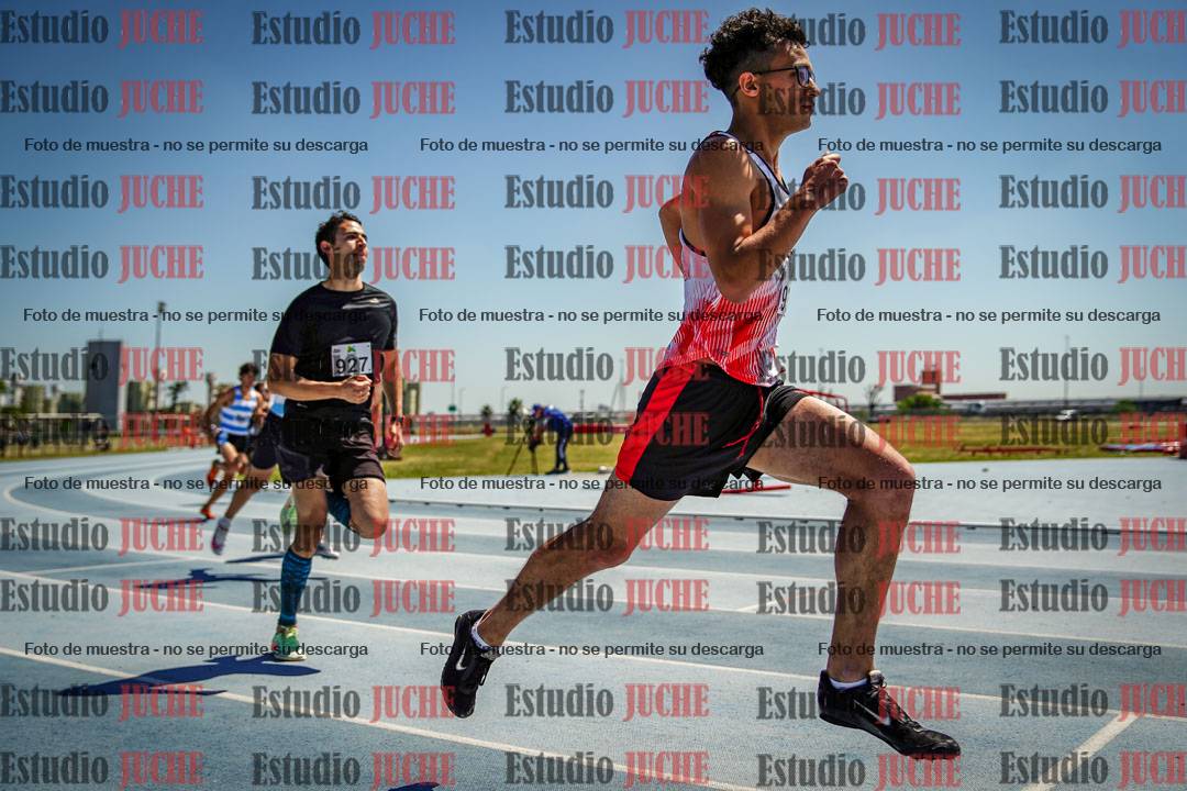Fotos de los 800 m llanos de varones