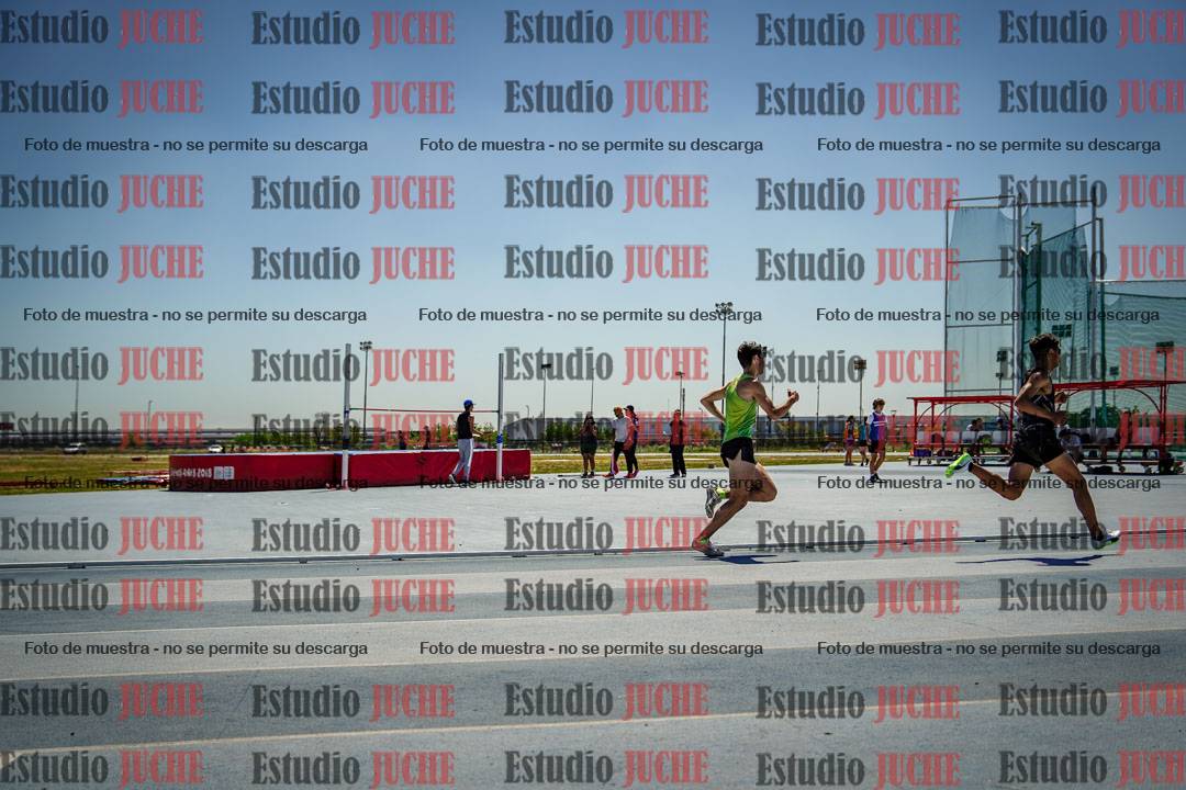 Fotos de los 800 m llanos de varones