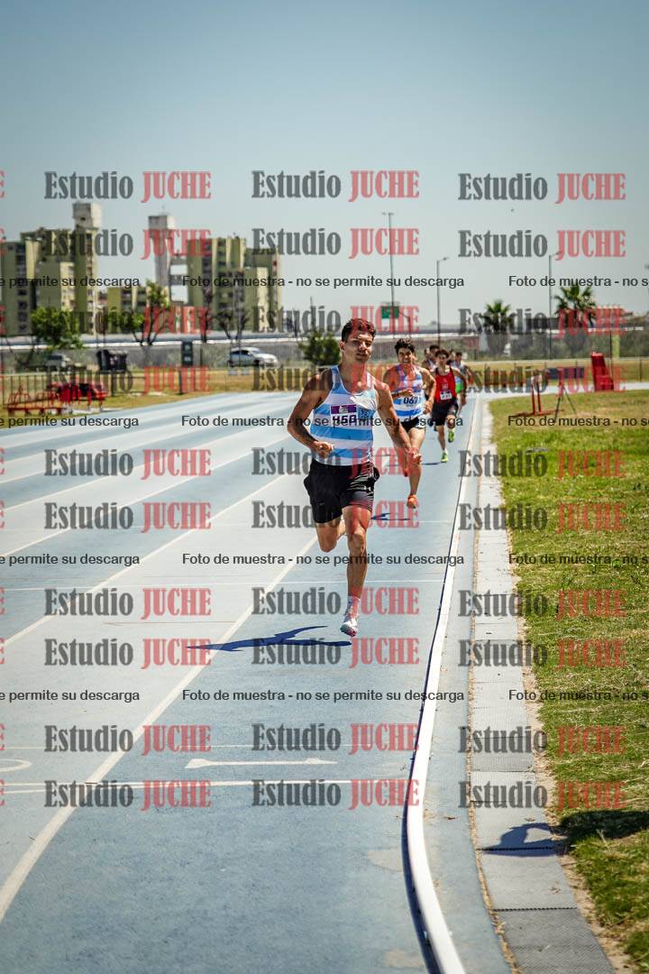 Fotos de los 800 m llanos de varones