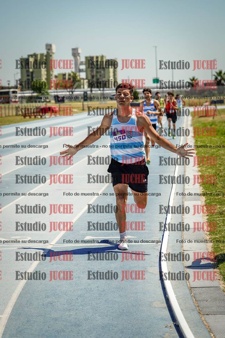 Fotos de los 800 m llanos de varones