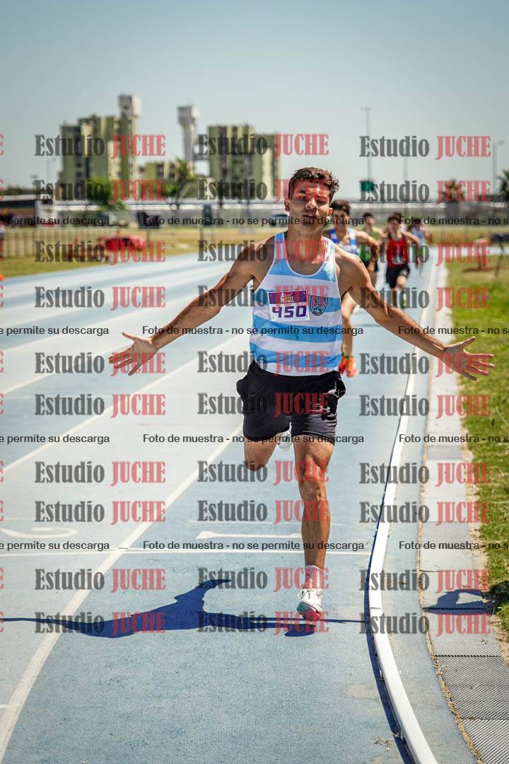 Fotos de los 800 m llanos de varones