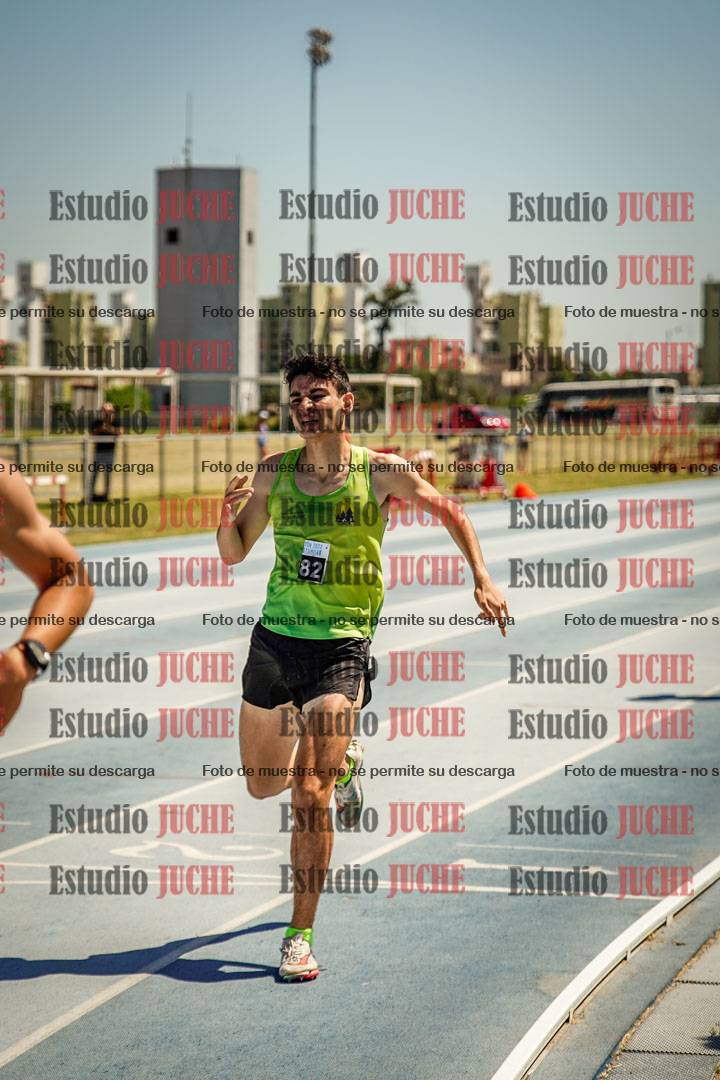 Fotos de los 800 m llanos de varones