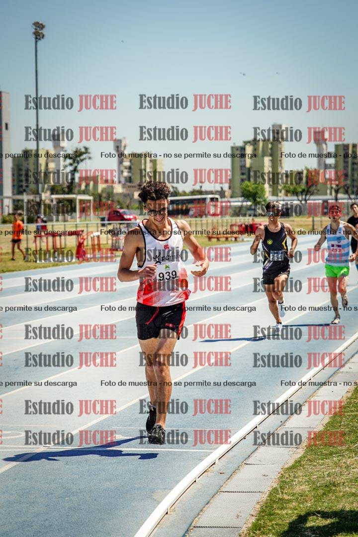 Fotos de los 800 m llanos de varones