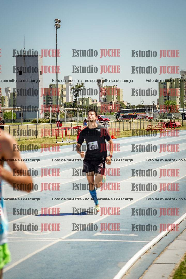 Fotos de los 800 m llanos de varones