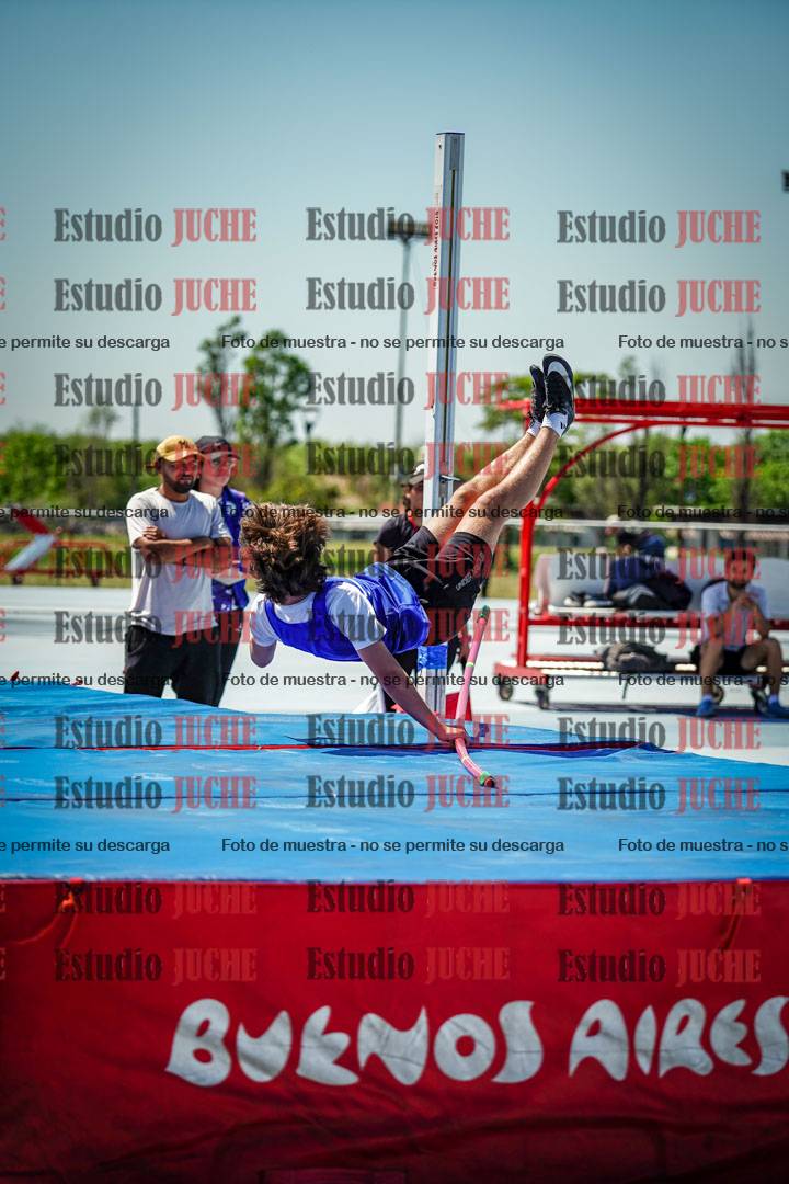 Fotos del salto en alto de mujeres y varones - todos los grupos