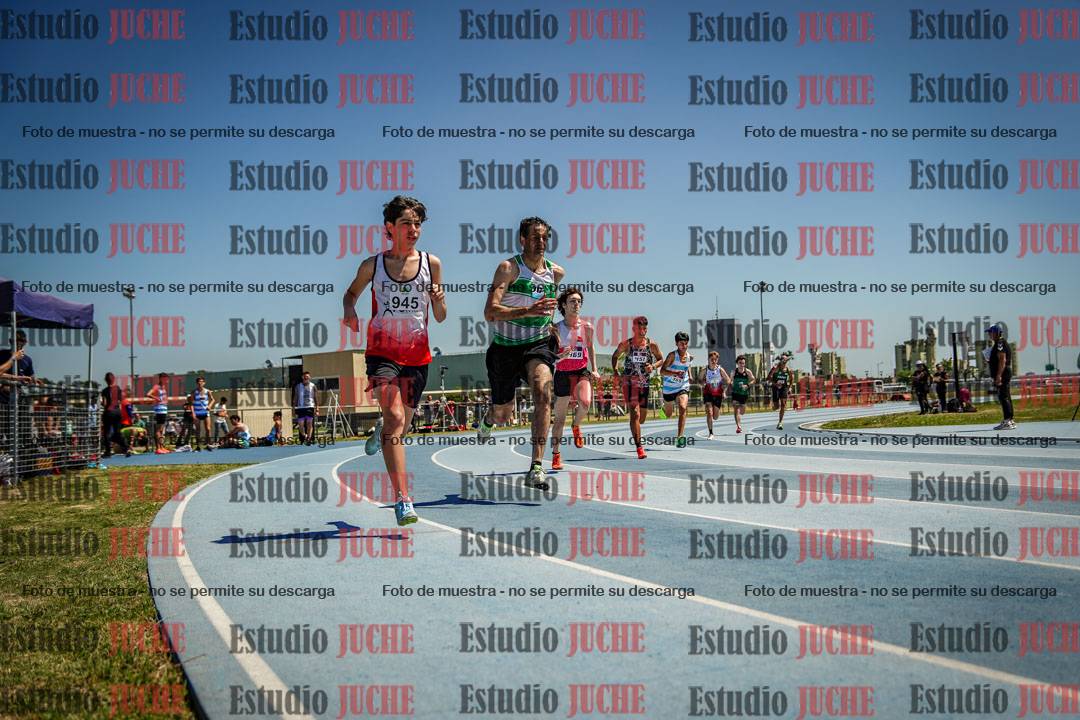Fotos de los 800 m llanos de varones