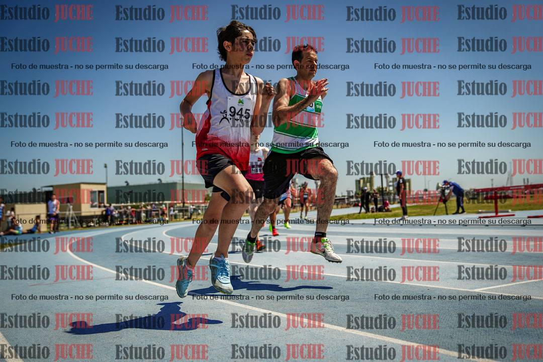 Fotos de los 800 m llanos de varones