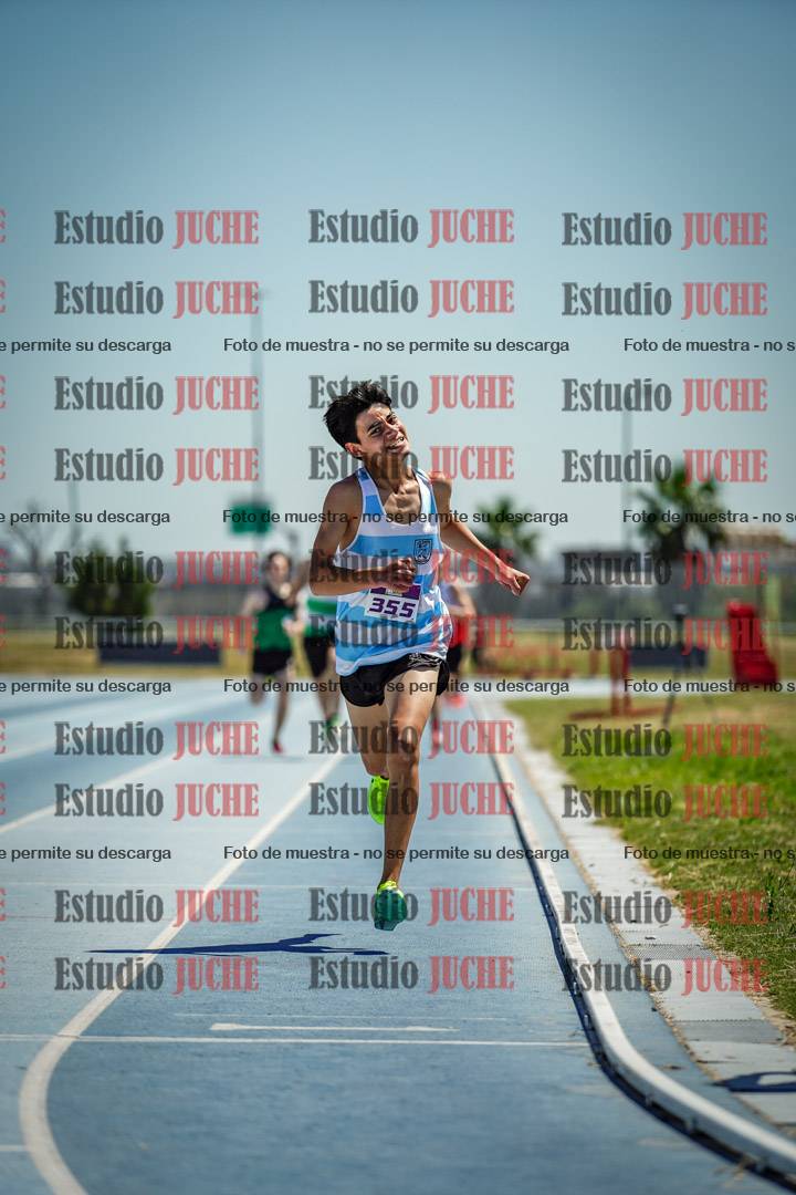 Fotos de los 800 m llanos de varones