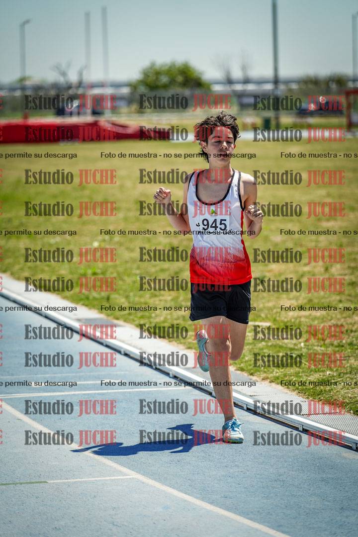 Fotos de los 800 m llanos de varones