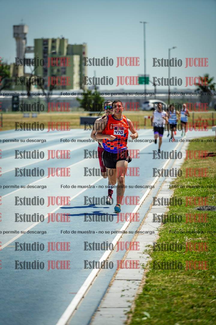 Fotos de los 800 m llanos de varones