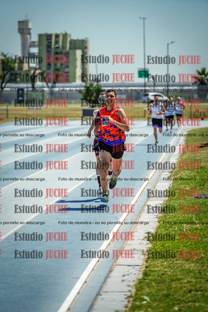 Fotos de los 800 m llanos de varones