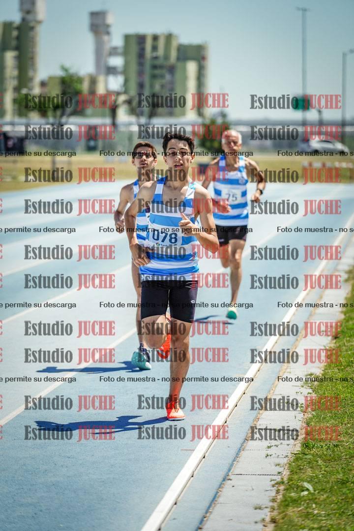 Fotos de los 800 m llanos de varones