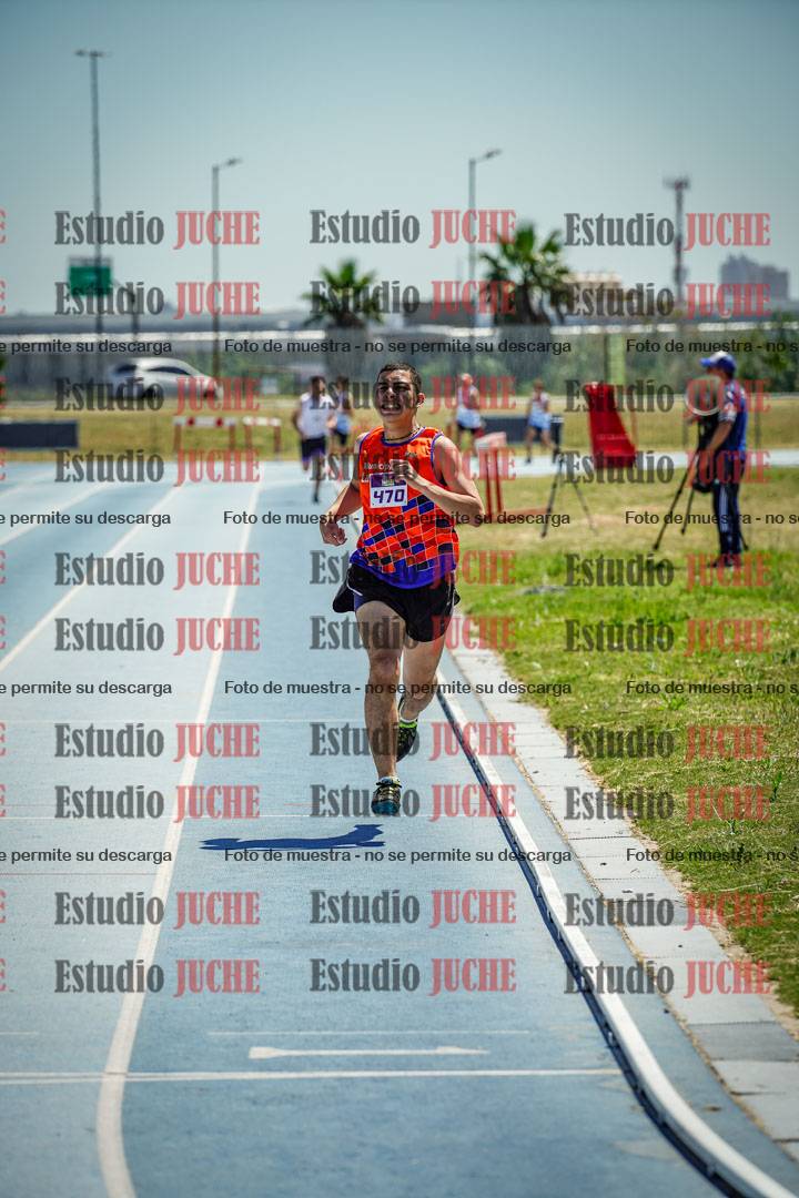 Fotos de los 800 m llanos de varones