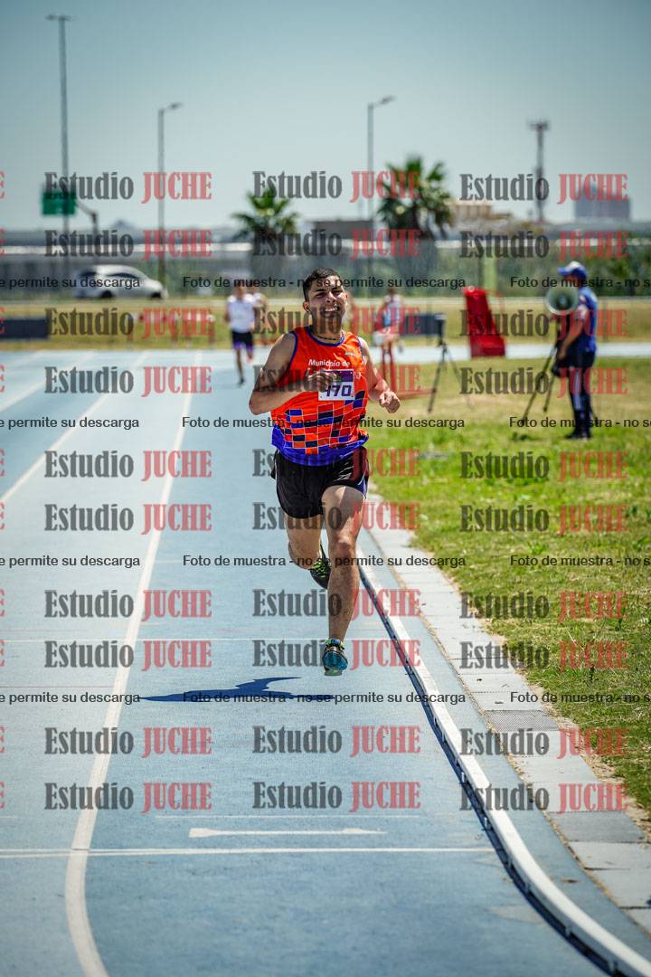 Fotos de los 800 m llanos de varones