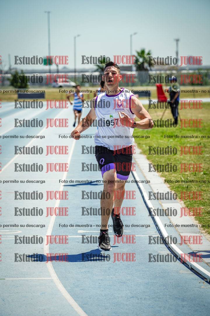 Fotos de los 800 m llanos de varones