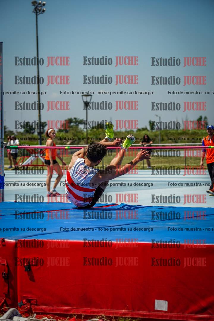 Fotos del salto en alto de mujeres y varones - todos los grupos