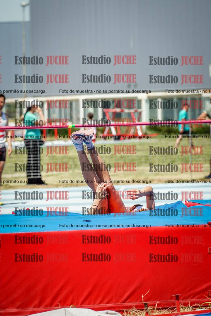 Fotos del salto en alto de mujeres y varones - todos los grupos