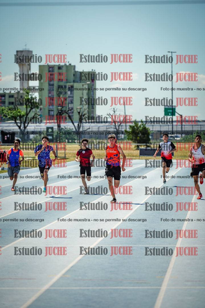Fotos de los 150 m llanos de varones