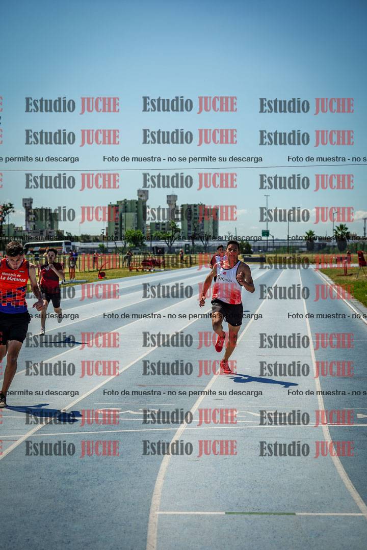 Fotos de los 150 m llanos de varones