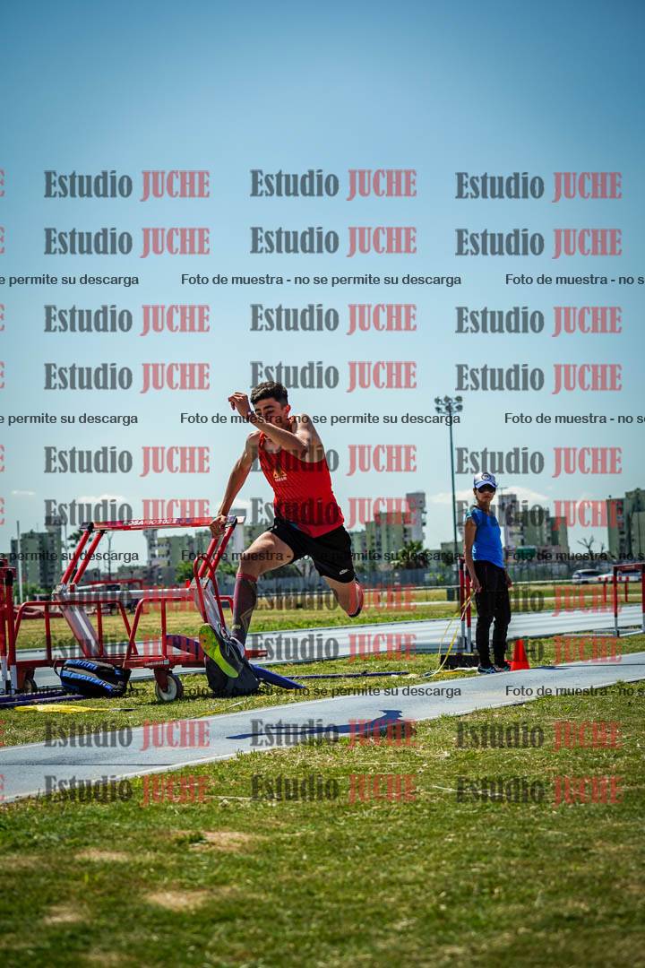 Fotos del salto triple de mujeres y varones - todas las tablas