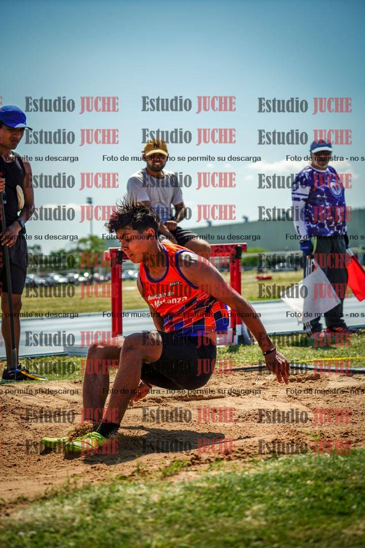 Fotos del salto triple de mujeres y varones - todas las tablas