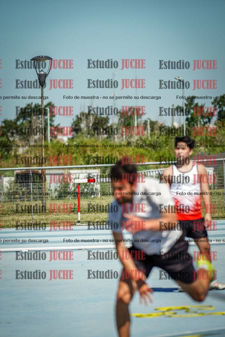 Fotos del lanzamiento de jabalina de varones