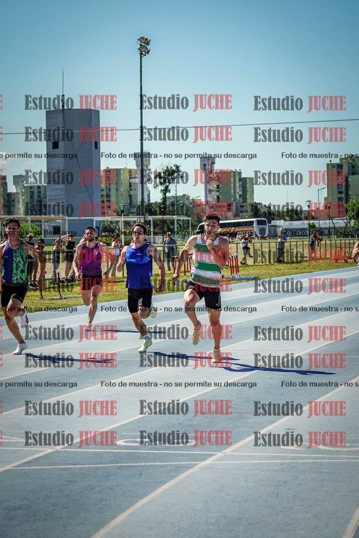 Fotos de los 200 m llanos de varones