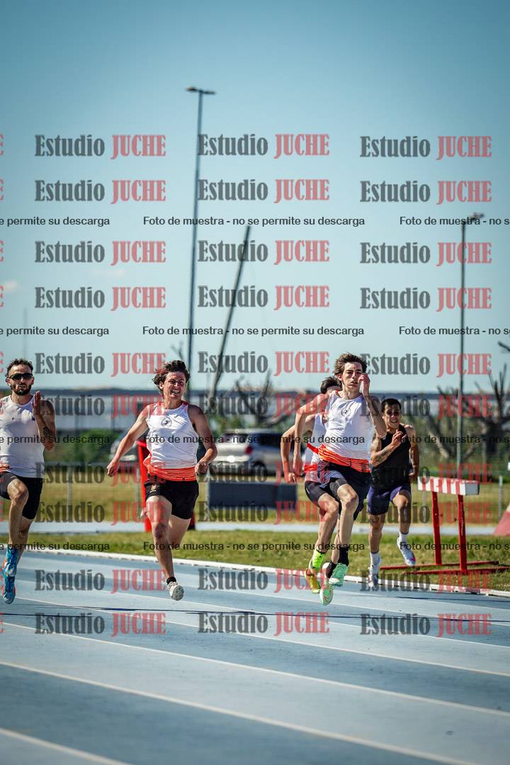 Fotos de los 200 m llanos de varones