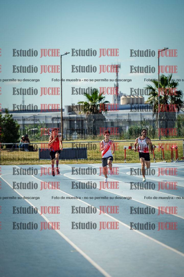 Fotos de los 200 m llanos de varones